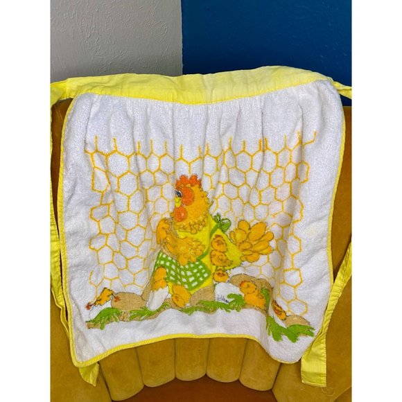 VINTAGE DISHTOWEL APRON Chicken - Yellow Trim - Hen Chicks - Excellent Condition - Picture 1 of 11